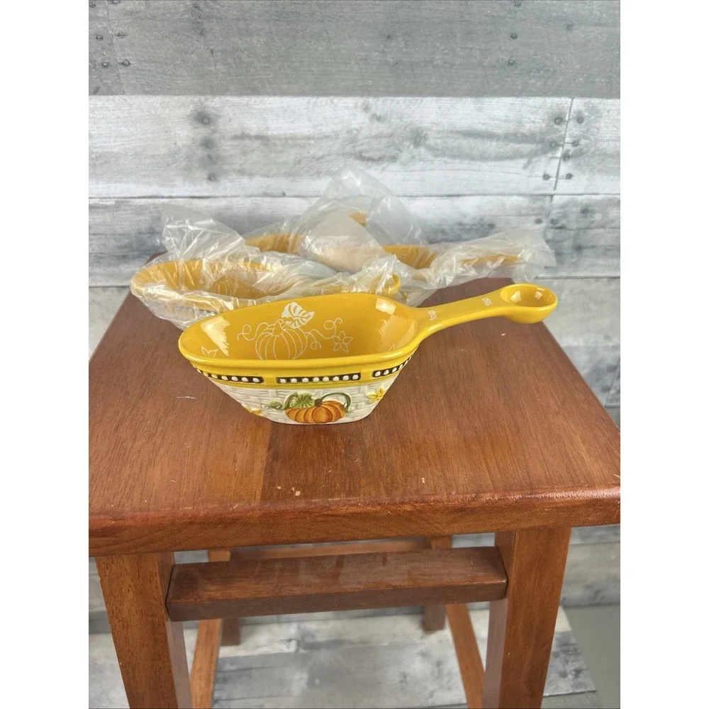 Temp-tations MEASURING CUPS/SCOUPS Old World PUMPKIN PATCH HTF RETIRED